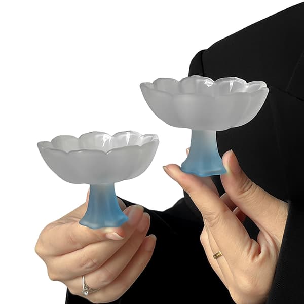 Kirkas ylellinen tyyli himmeä sininen Lotus High Glass Teekuppi / Vesilasi / Viinilasi Kaksiosainen setti, Niche High Value Choice