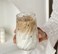 Miniatyrbild 3 av 5: Transparent Glasmugg med Barkm枚nster och Rostfritt St氓lskiva