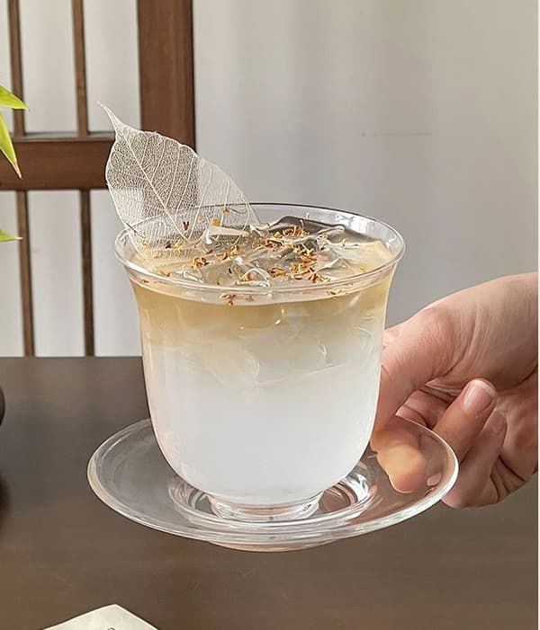 Glasbägare med Fötter och Fat
