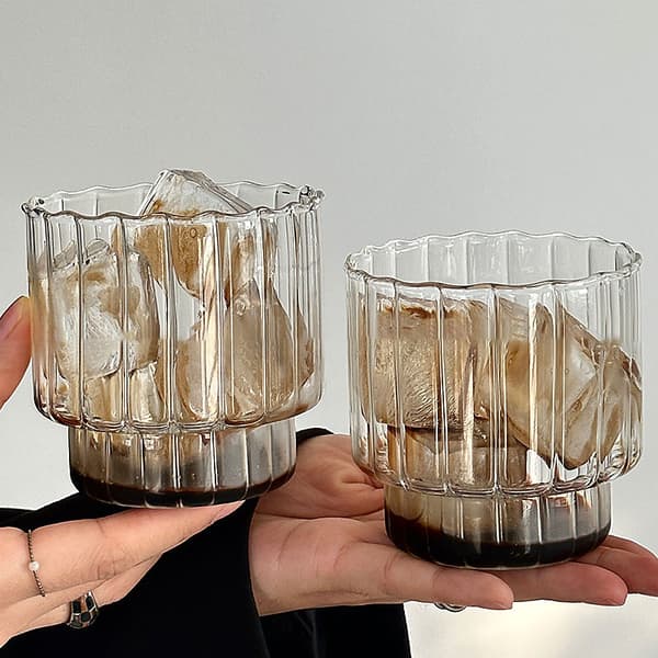 Drömlika Vertikala Ränder! Transparent Glasmugg, Påbörja En Elegant Dryckesstund