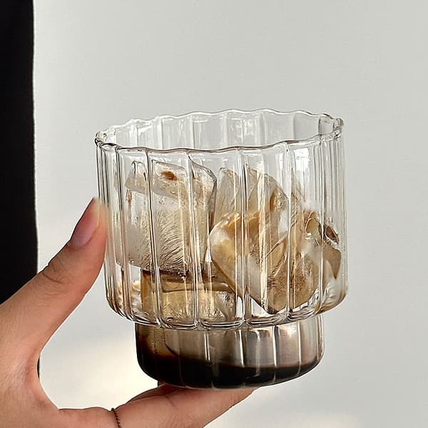 Drömlika Vertikala Ränder! Transparent Glasmugg, Påbörja En Elegant Dryckesstund