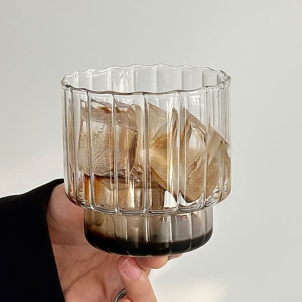 Drömlika Vertikala Ränder! Transparent Glasmugg, Påbörja En Elegant Dryckesstund