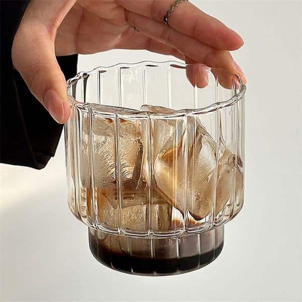 Drömlika Vertikala Ränder! Transparent Glasmugg, Påbörja En Elegant Dryckesstund