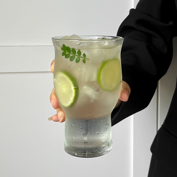 Stilrent genomskinligt glas, multifunktionellt dryckesglas för hemmet