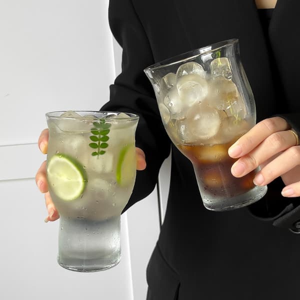 Stilrent genomskinligt glas, multifunktionellt dryckesglas för hemmet