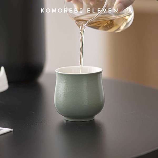 Elegant Gul Keramikmugg från KOMOREBI ELEVEN - Perfekt för Vardagsnjutning