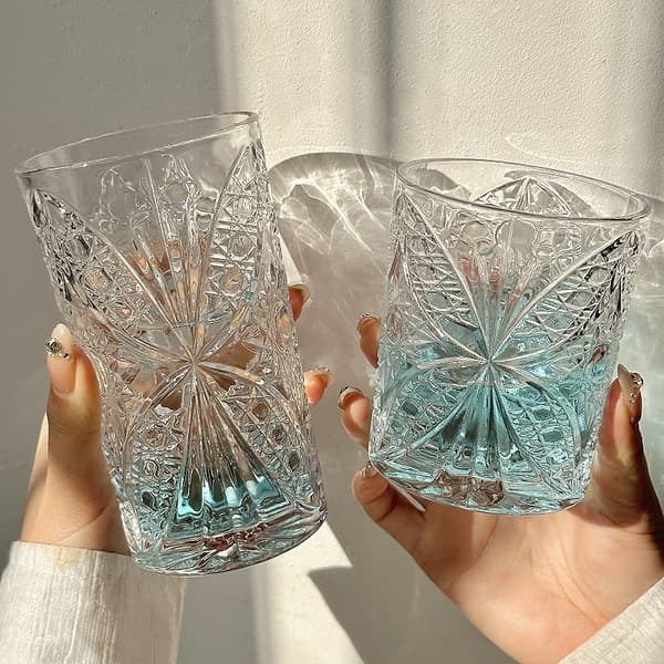 Sæt med to dekorerede krystalglas, elegante drikkeglas til hjemmet