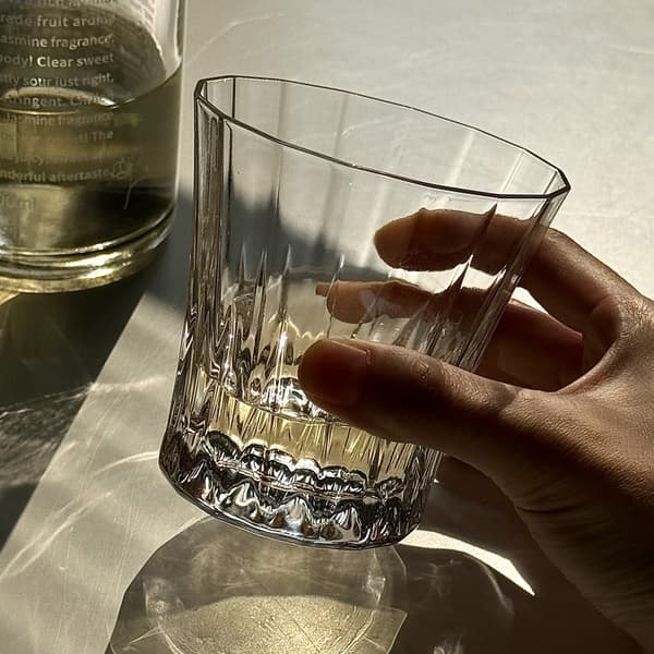 Elegante krystalglaskrus med dekorativt mønster - sæt med 2