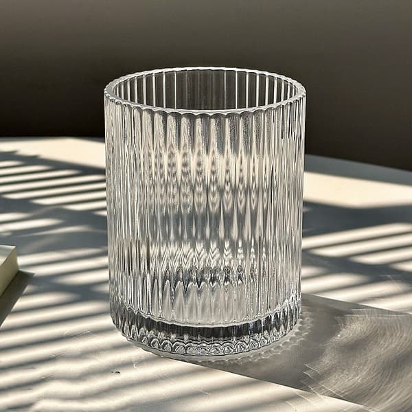 Elegant ribbet glas - perfekt til drinks