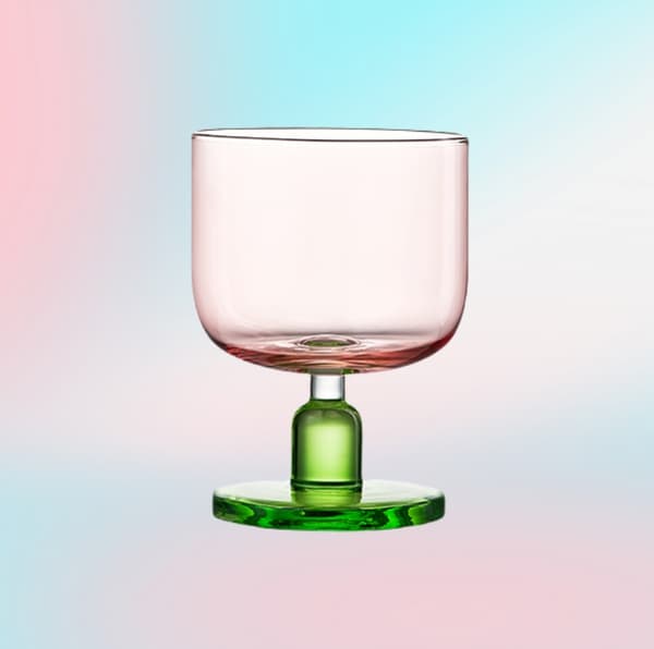 Tonet glas med høj fod