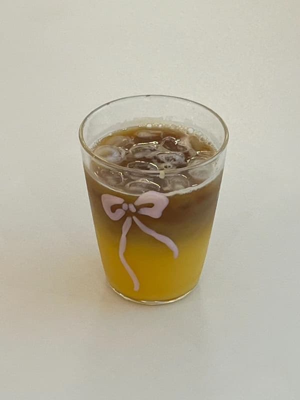 Glas med rosetttryck