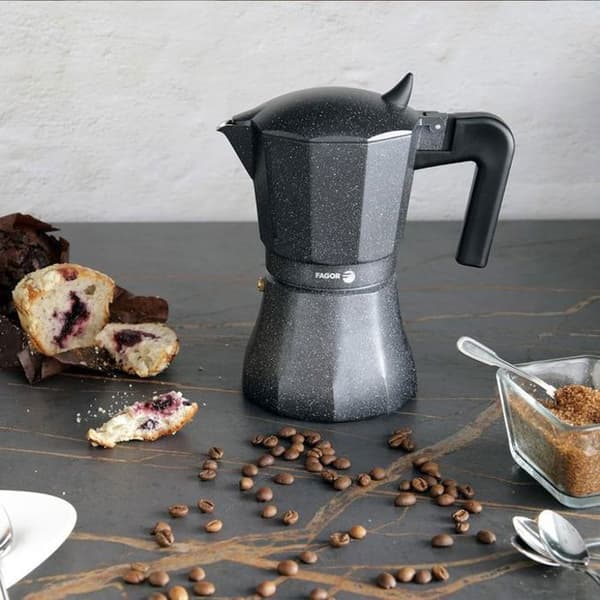 Italiensk espressobryggare i aluminium, 12 koppar kaffe, glaskeramik, gas FAGOR Tiramisú Svart 00437