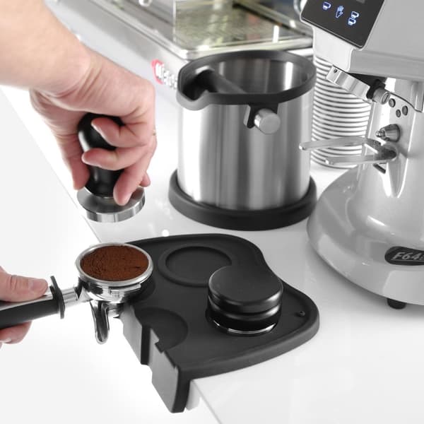 En bänkmatta för en kaffetamper och tamper - dubbel