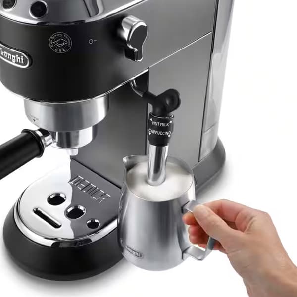 DeLonghi Dedica Style EC685.BK - espressomaskine - manuel - 15 bar - 1300 W - Svart