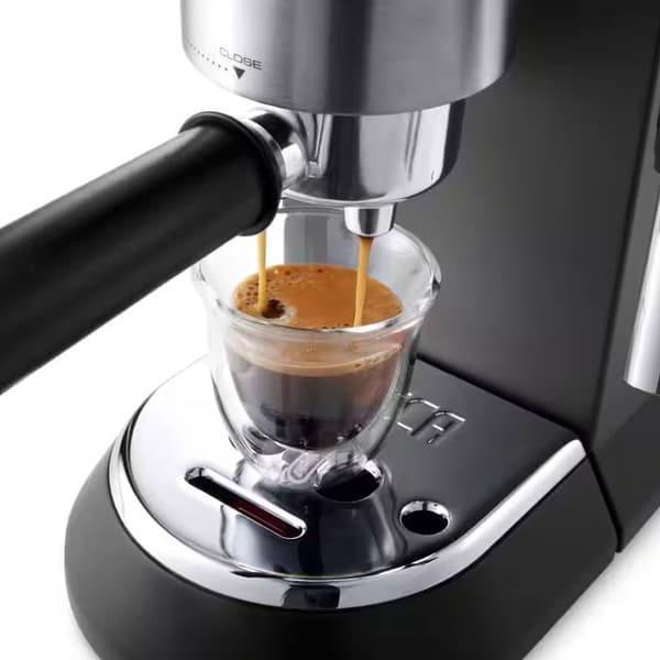 DeLonghi Dedica Style EC685.BK - espressomaskine - manuel - 15 bar - 1300 W - Svart