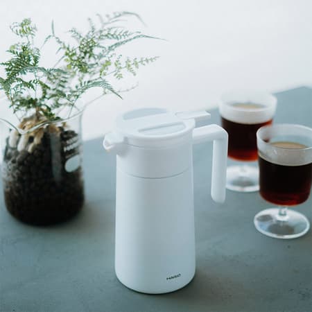 Hario - Lämpöpalvelin keraamisella pinnoitteella, valkoinen, 600ml
