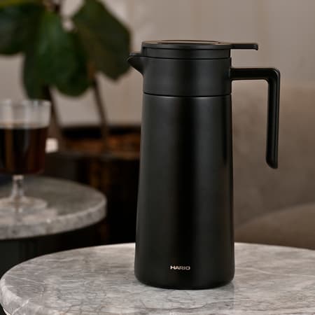 Hario - Termisk server med keramisk beläggning, svart, 800ml