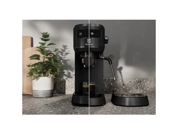 Electrolux 910 003 706 E6EC1-6BST, Espressomaskin, Kaffekuddar, Malat kaffe, 1450 W, Svart, Rostfritt stål