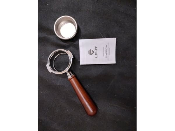 Lelit Lelit Lelit - PLA580W Portafilter 58mm ilman suihkua puukahvalla