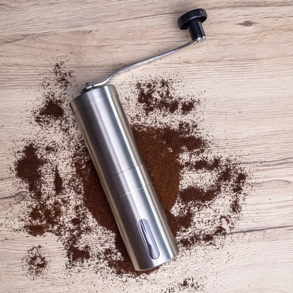 Kaffekvarn i SILVER  Manuell kaffekvarn i rostfritt stål för malning av kaffe Handkaffekvarn Espressokvarn