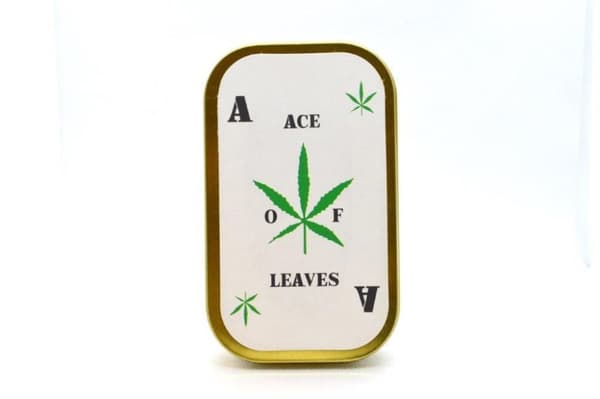 Tobacco case with ganja motive