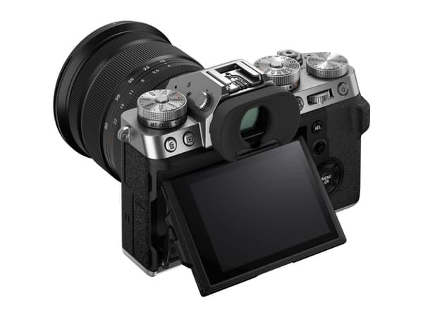 Fujifilm X -T5 + XF16-80mmF4 R OIS WR, 40,2 MP, 7728 x 5152 piksler, X-Trans CMOS 5 HR, 6.2K, Berøringsskjerm, Sølv