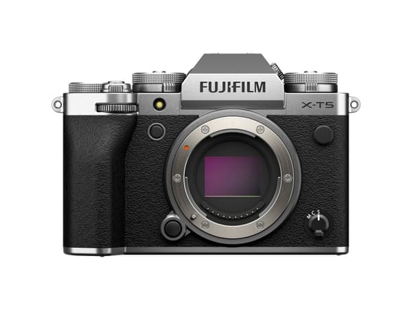 Fujifilm X -T5 + XF18-55mmF2.8-4 R LM OIS, 40,2 MP, 7728 x 5152 pikseliä, X-Trans CMOS 5 HR, 6.2K, Kosketusnäyttö, Hopea