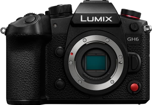 Panasonic Lumix GH6 + G VARIO 12-60mm f/3.5-5.6 ASPH. Power O.I.S., 25,21 MP, 11552 x 8672 pixlar, Live MOS, 5.8K, Pekskärm, Svart