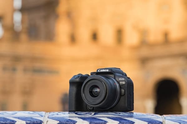 Canon EOS R10 + 18-45 mm objektiv