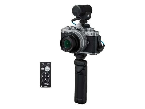 Nikon Z fc Vlogger Kit, 20,9 MP, 5568 x 3712 pixlar, CMOS, 4K Ultra HD, Pekskärm, Svart, Silver Svart, Silver