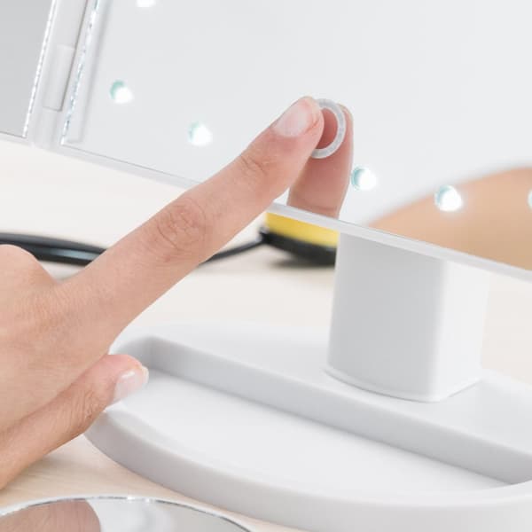 4-in-1 Suurennuslasi LED-valolla