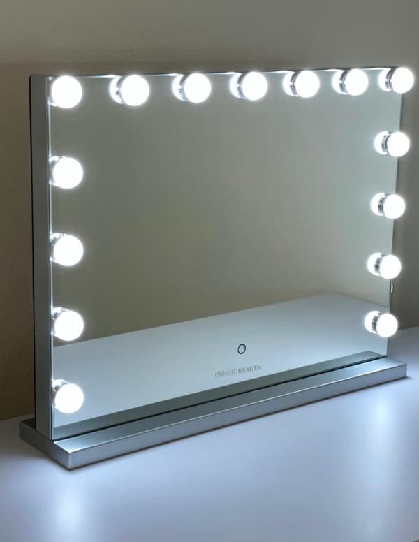 Bright Beauty Vanity Namira - hollywood peili - meikkipeili - peili valaistus - kolme hopea