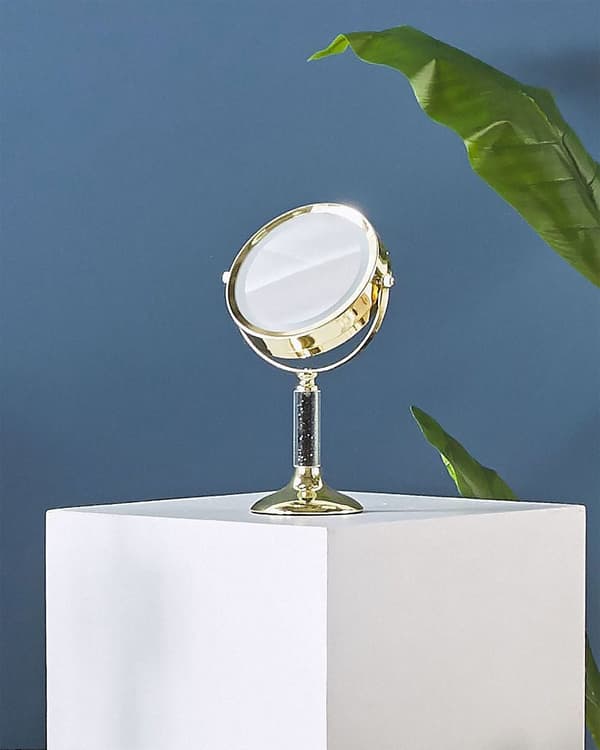 Makeup Spejl Guld Jern Metal Stel ø 13 cm med LED Lys 1x/5x Forstørrelse Dobbeltsidet Kosmetisk Skrivebord