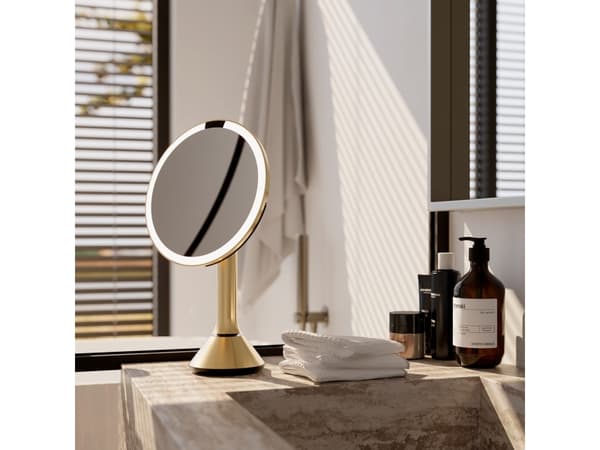 Cosmetic mirror with Sensor Touch control