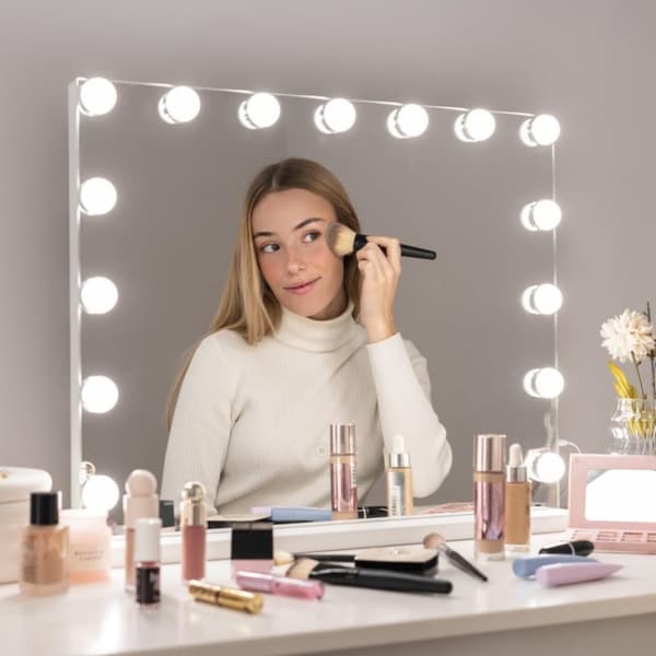 UNIQ XL Hollywood Spegel med 15 LED- &touch-funktion