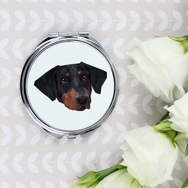 Doberman, Dobermann - en spegel med ett foto och en geometrisk inskription av Art-Dog