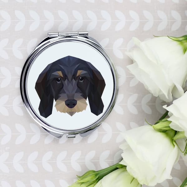 Wirehaired Teckel - et spejl med et foto og en geometrisk inskription af Art-Dog