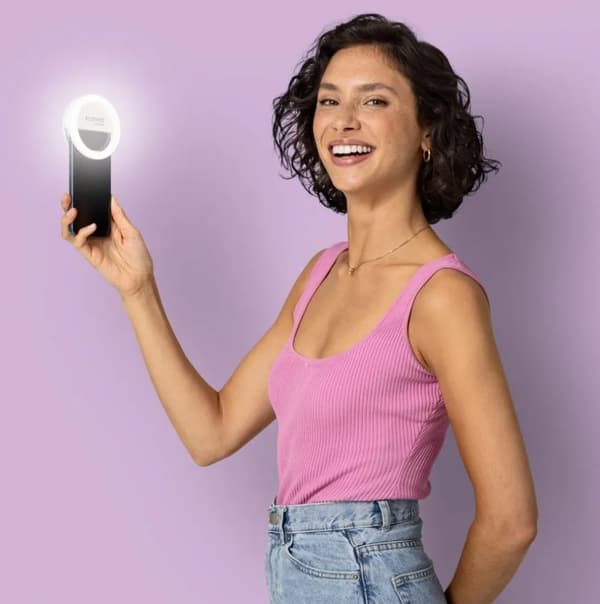 Ecomed by Medisana CM-20E -meikkipeili taustavalolla selfieiden/bloggaamiseen