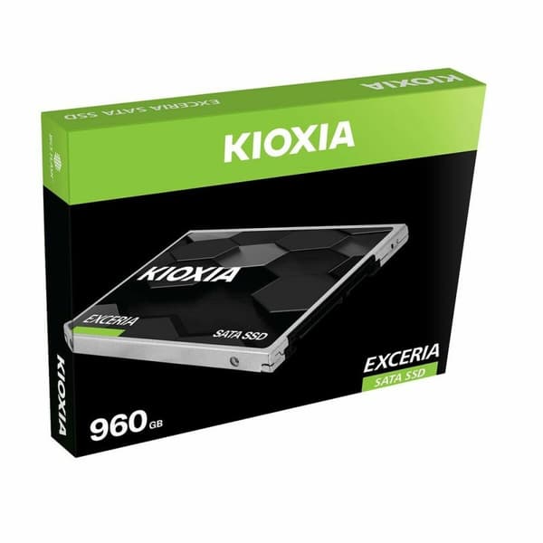 Kioxia LTC10Z960GG8 TLC 960 Gt SSD – Korkean suorituskyvyn kiintolevy nopeaan tiedonsiirtoon. Sopii täydellisesti tallennukseen ja työskentelyyn.