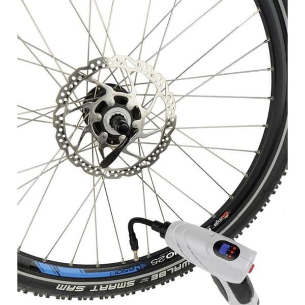 Brüder Mannesmann M17200 Volympump 8 bar med arbetslampa, 12V/230V laddare