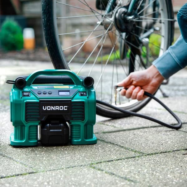 VONROC Kompressor 20V – 12V | Inkl. 4.0Ah batteri och laddare