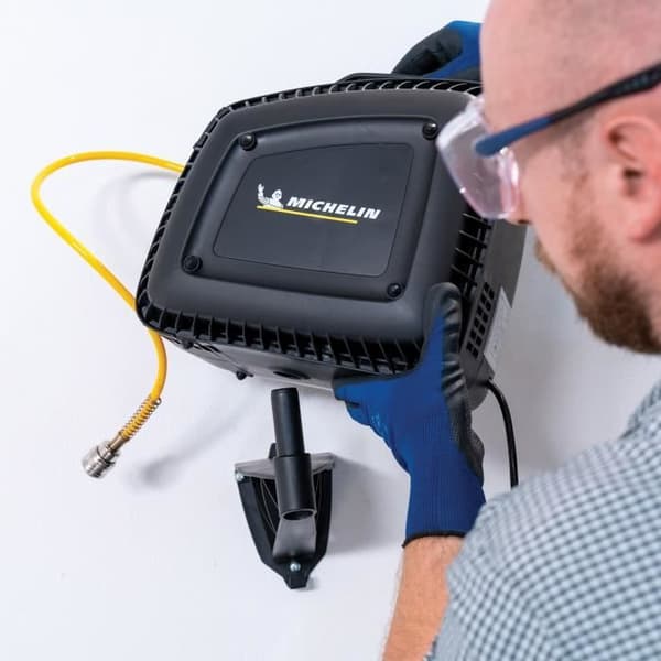 Väggmonterad luftkompressor - MICHELIN - MBLGO KG - utan tank - 1,5 hk - 8 bar - med integrerad rulle