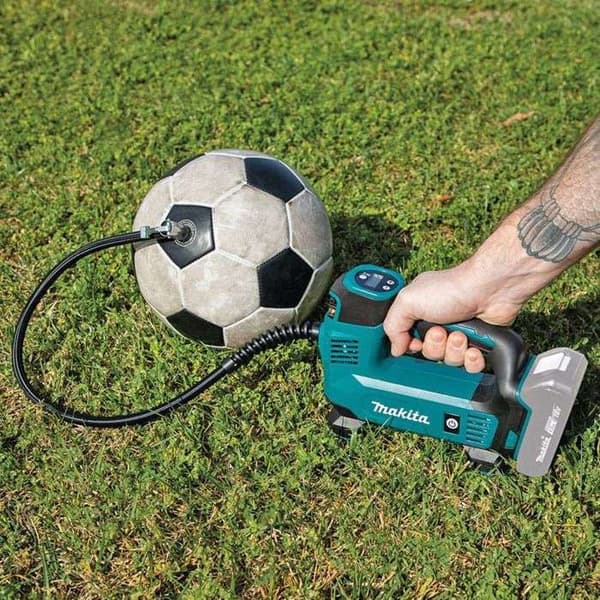 18 V uppblåsare (utan batteri eller laddare) med tillbehör - MAKITA - DMP180Z