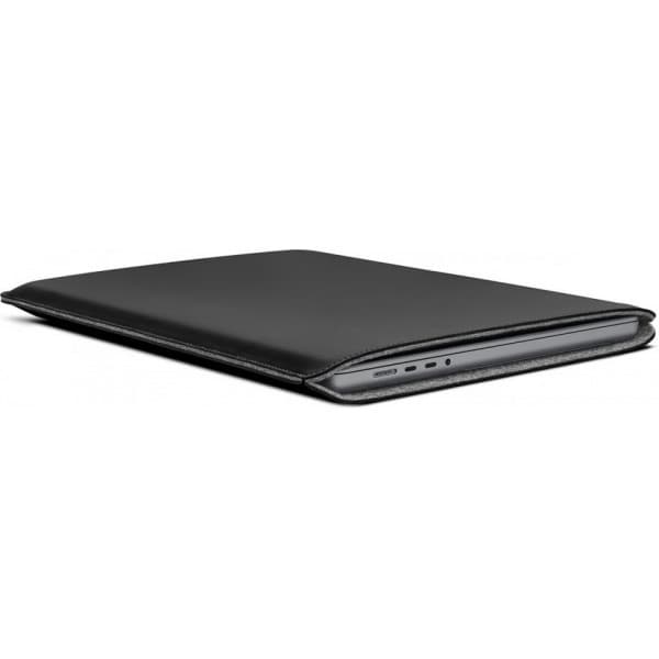 Woolnut Coated Sleeve - beskyttelseslomme til 16" MacBook Pro, sort
