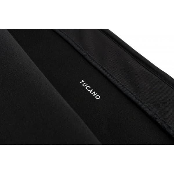 Tucano Velluto -skyddsfodral för 14-tums MacBook Pro, svart