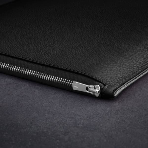 Woolnut Læder Folio-beskyttelse til 13/14" MacBook, sort