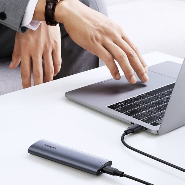 Fickfodral för M.2 SuperSpeed ​​​​10Gbps SSD-enhet + USB-C-kabel 0,5 m grå