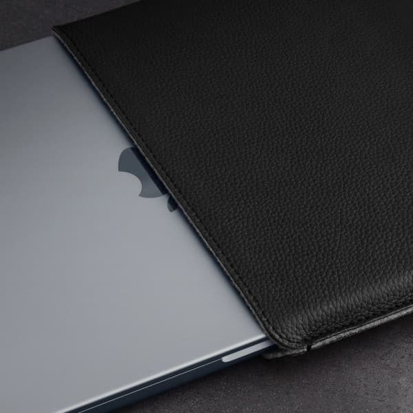 Woolnut Leather Sleeve -beskyttelseslomme 15" MacBook Air, sort
