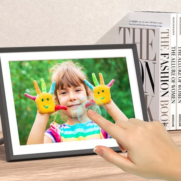Arzopa älykäs valokuvakehys 15,6" Full HD -näytöllä ja 32 GB muistilla