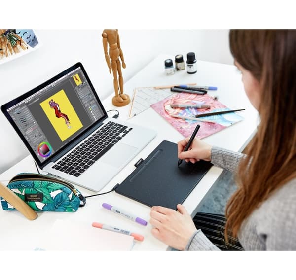 Wacom näytönohjain Intuos M Bluetooth, musta